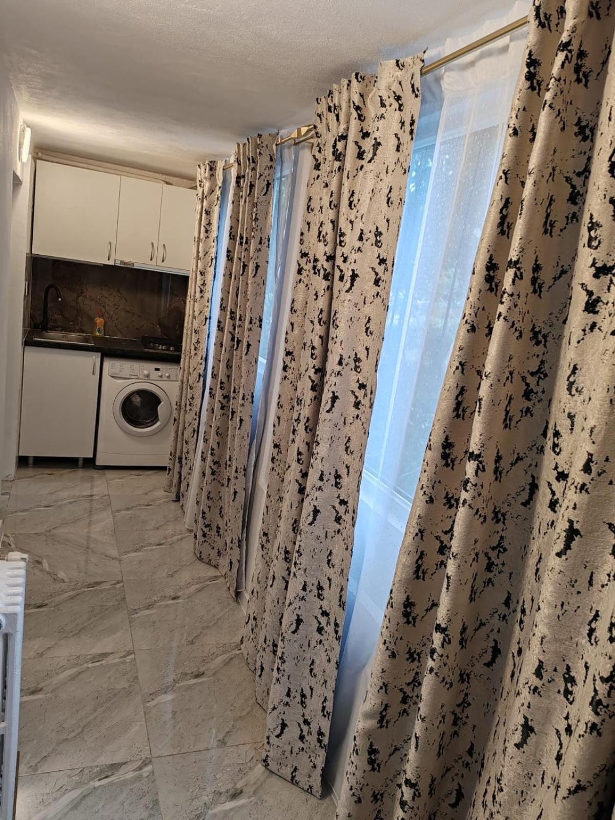 Garsoniera G3 Apartment Craiova Exterior photo